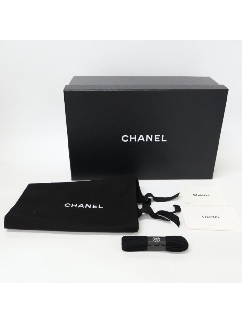 Chanel Velvet Calfskin & Mixed Fiber CC Logo Quilted Embossed Sole Low Cut - Picture 15 of 15